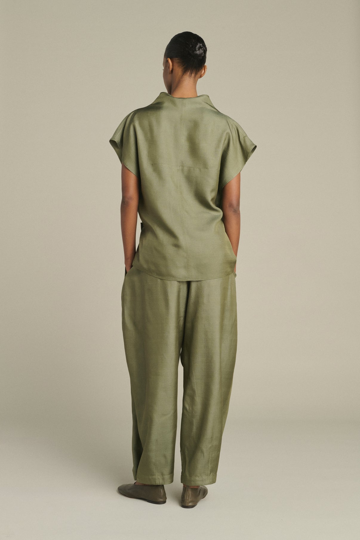 Blusa Kora - Verde grisáceo - Seda - Mujer vue 4