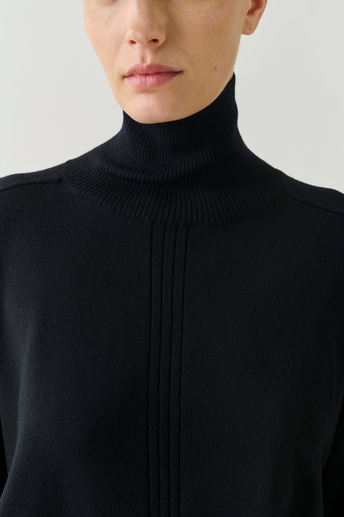 Jersey Nord - Negro Lana Merino Cuello Vuelto Oversize - Soeur vue 4